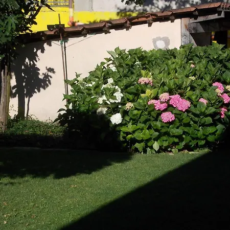 Bed and Breakfast Les Hirondelles Fénis Exterior foto